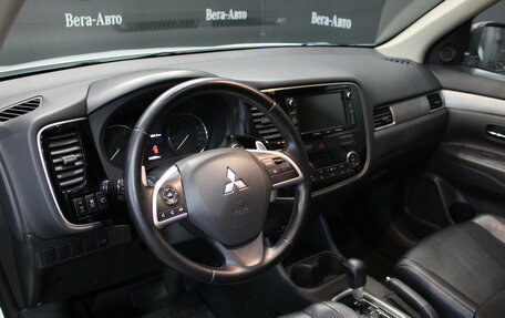 Mitsubishi Outlander III рестайлинг 3, 2013 год, 1 450 000 рублей, 13 фотография