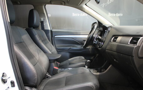 Mitsubishi Outlander III рестайлинг 3, 2013 год, 1 450 000 рублей, 19 фотография