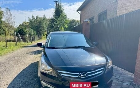 Hyundai Solaris II рестайлинг, 2015 год, 1 050 000 рублей, 3 фотография