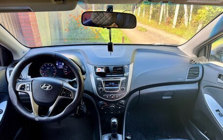 Hyundai Solaris II рестайлинг, 2015 год, 1 050 000 рублей, 10 фотография