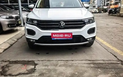 Volkswagen T-Roc I, 2023 год, 1 677 000 рублей, 1 фотография