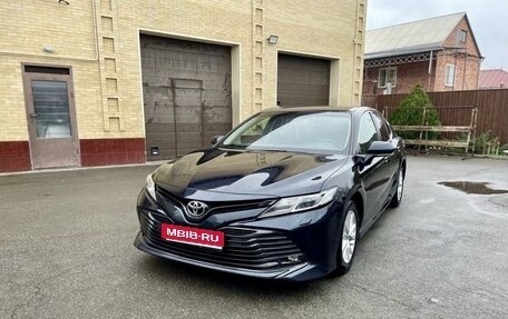 Toyota Camry, 2018 год, 2 000 000 рублей, 1 фотография