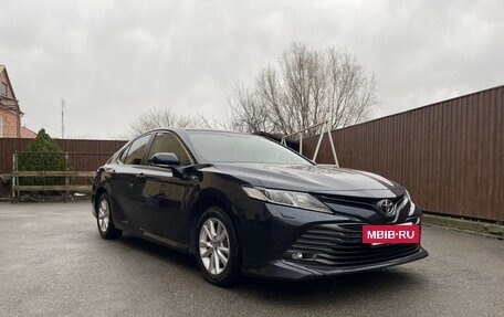 Toyota Camry, 2018 год, 2 000 000 рублей, 2 фотография