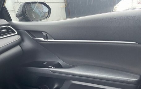 Toyota Camry, 2018 год, 2 000 000 рублей, 13 фотография