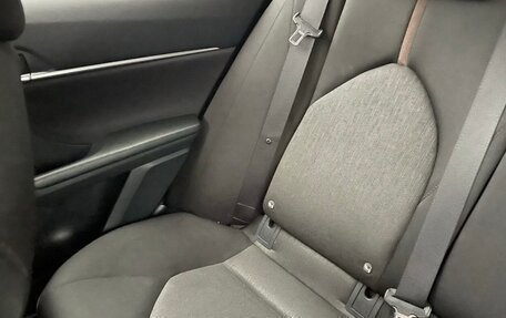Toyota Camry, 2018 год, 2 000 000 рублей, 15 фотография