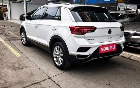 Volkswagen T-Roc I, 2023 год, 1 677 000 рублей, 4 фотография