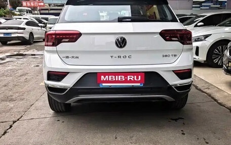 Volkswagen T-Roc I, 2023 год, 1 677 000 рублей, 5 фотография