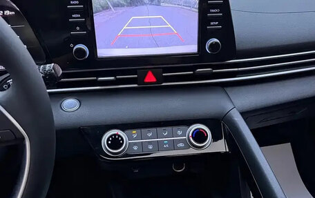 Hyundai Elantra, 2022 год, 1 540 000 рублей, 15 фотография