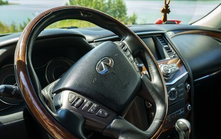 Infiniti QX56, 2010 год, 2 300 000 рублей, 10 фотография