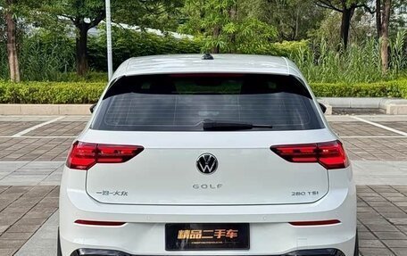 Volkswagen Golf VIII, 2022 год, 1 835 000 рублей, 9 фотография