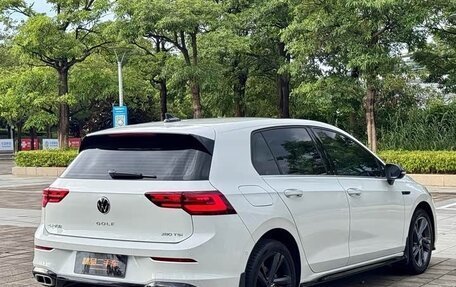 Volkswagen Golf VIII, 2022 год, 1 835 000 рублей, 13 фотография