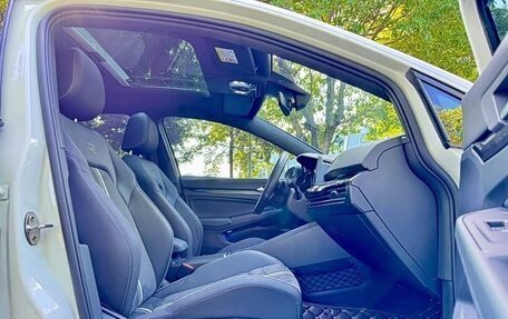 Volkswagen Golf VIII, 2022 год, 1 835 000 рублей, 14 фотография