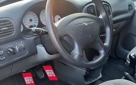 Chrysler Voyager IV, 2005 год, 700 000 рублей, 27 фотография