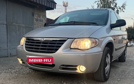 Chrysler Voyager IV, 2005 год, 700 000 рублей, 35 фотография