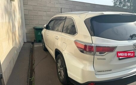 Toyota Highlander III, 2015 год, 2 800 000 рублей, 3 фотография