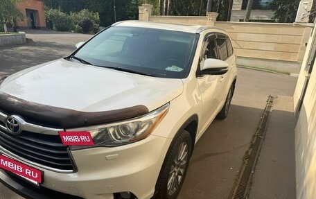 Toyota Highlander III, 2015 год, 2 800 000 рублей, 10 фотография