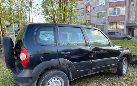 Chevrolet Niva I рестайлинг, 2018 год, 950 000 рублей, 2 фотография