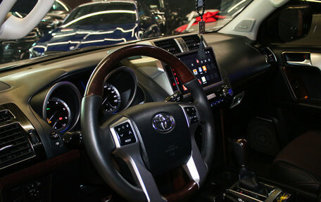 Toyota Land Cruiser Prado 150 рестайлинг 2, 2015 год, 4 500 000 рублей, 10 фотография