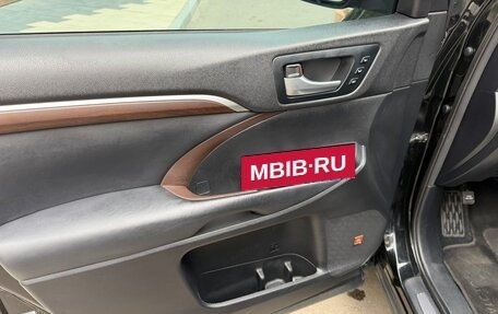 Toyota Highlander III, 2014 год, 2 660 000 рублей, 21 фотография
