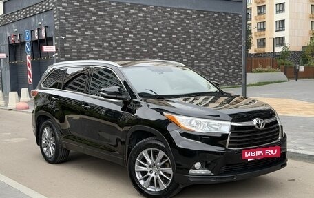 Toyota Highlander III, 2014 год, 2 660 000 рублей, 3 фотография