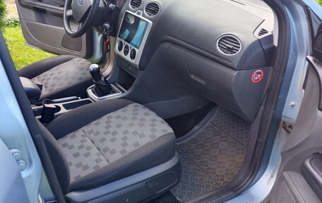 Ford Focus II рестайлинг, 2005 год, 310 000 рублей, 17 фотография