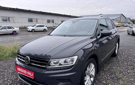 Volkswagen Tiguan II, 2020 год, 2 800 000 рублей, 2 фотография