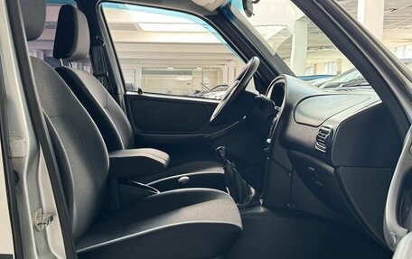 Chevrolet Niva I рестайлинг, 2017 год, 470 000 рублей, 24 фотография