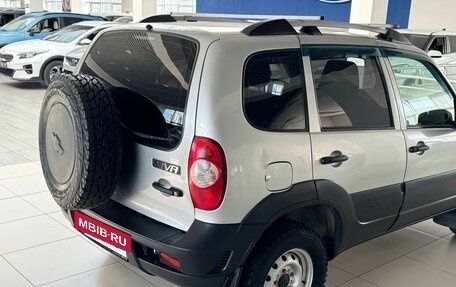 Chevrolet Niva I рестайлинг, 2017 год, 470 000 рублей, 7 фотография