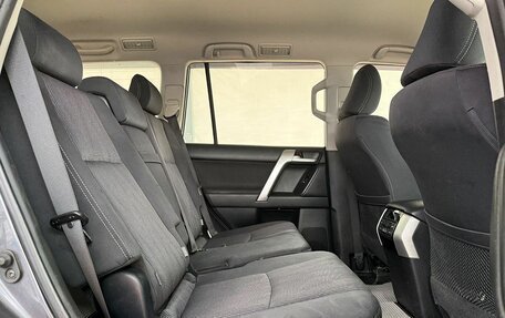 Toyota Land Cruiser Prado 150 рестайлинг 2, 2017 год, 4 199 000 рублей, 11 фотография