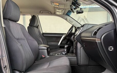Toyota Land Cruiser Prado 150 рестайлинг 2, 2017 год, 4 199 000 рублей, 9 фотография