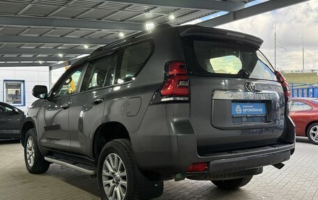 Toyota Land Cruiser Prado 150 рестайлинг 2, 2017 год, 4 199 000 рублей, 6 фотография