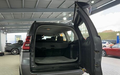 Toyota Land Cruiser Prado 150 рестайлинг 2, 2017 год, 4 199 000 рублей, 8 фотография