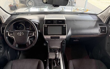 Toyota Land Cruiser Prado 150 рестайлинг 2, 2017 год, 4 199 000 рублей, 12 фотография