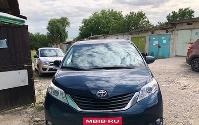 Toyota Sienna III, 2012 год, 1 300 000 рублей, 1 фотография