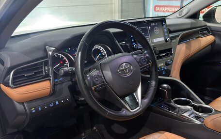 Toyota Camry, 2022 год, 3 650 000 рублей, 5 фотография