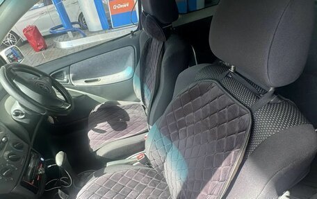Toyota Vitz, 2002 год, 300 000 рублей, 3 фотография