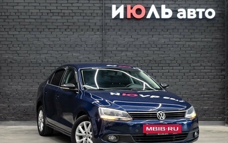Volkswagen Jetta VI, 2012 год, 950 000 рублей, 3 фотография