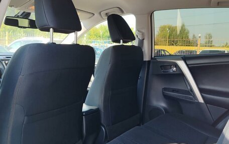 Toyota RAV4, 2015 год, 1 699 000 рублей, 10 фотография