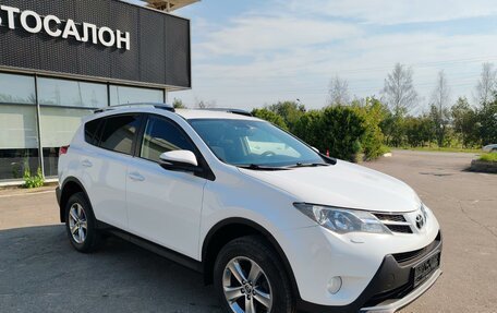 Toyota RAV4, 2015 год, 1 699 000 рублей, 3 фотография