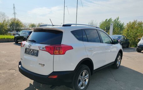 Toyota RAV4, 2015 год, 1 699 000 рублей, 2 фотография