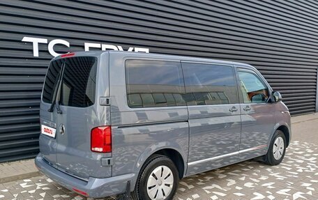 Volkswagen Caravelle T6 рестайлинг, 2021 год, 3 395 000 рублей, 9 фотография