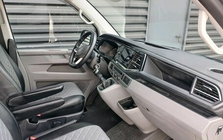 Volkswagen Caravelle T6 рестайлинг, 2021 год, 3 395 000 рублей, 22 фотография