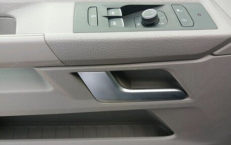 Volkswagen Caravelle T6 рестайлинг, 2021 год, 3 395 000 рублей, 23 фотография