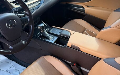 Lexus ES VII, 2020 год, 3 950 000 рублей, 18 фотография