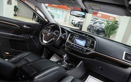 Toyota Highlander III, 2014 год, 2 450 000 рублей, 5 фотография