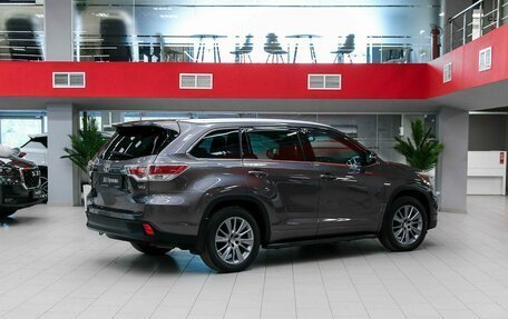 Toyota Highlander III, 2014 год, 2 450 000 рублей, 2 фотография