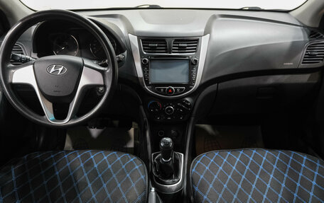 Hyundai Solaris II рестайлинг, 2011 год, 599 000 рублей, 14 фотография