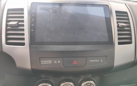 Mitsubishi Outlander III рестайлинг 3, 2009 год, 679 000 рублей, 13 фотография