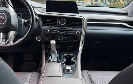 Lexus RX IV рестайлинг, 2018 год, 3 600 000 рублей, 15 фотография