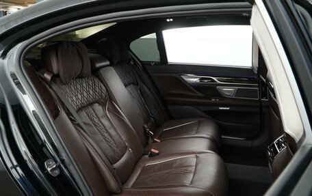 BMW 7 серия, 2016 год, 4 050 000 рублей, 7 фотография